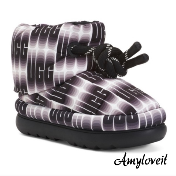 UGG Puffy Short Booties - Picture 1 of 6